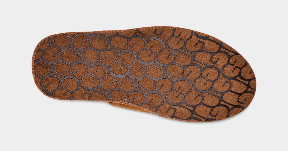 UGG™ Scuff Slip-On Chestnut
