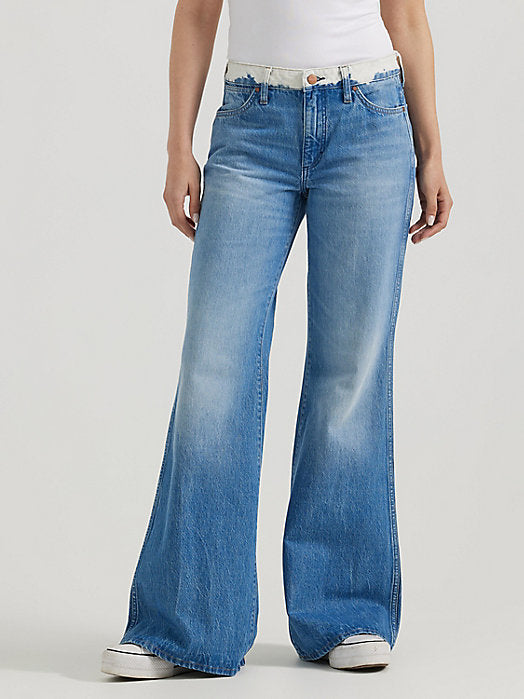 Sale ✨ Wrangler Carly Bleached Out Flare Women's Jeans