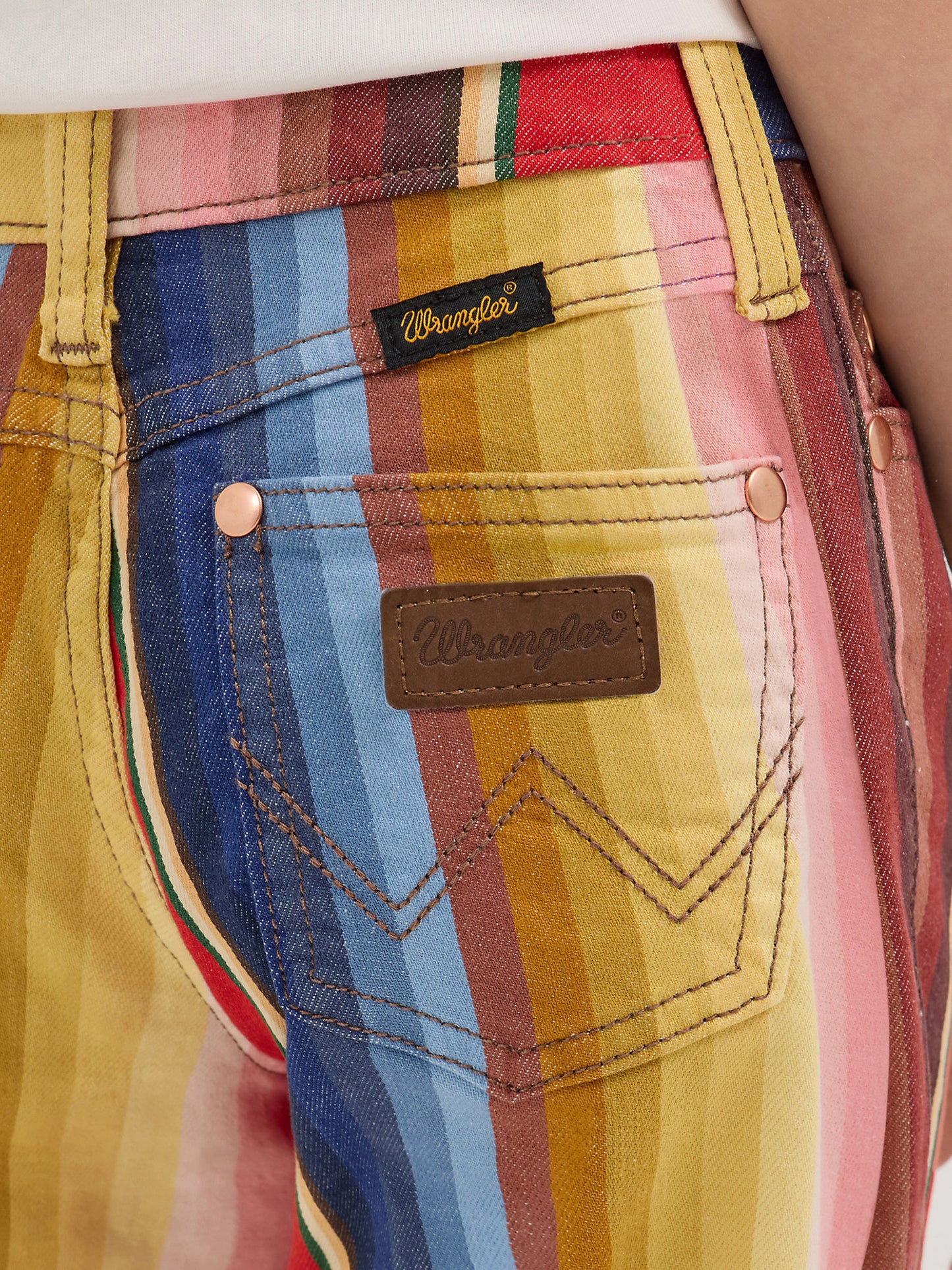 Sale ✨Wrangler X Lainey Wilson Rodeo Serape Girls Bell
