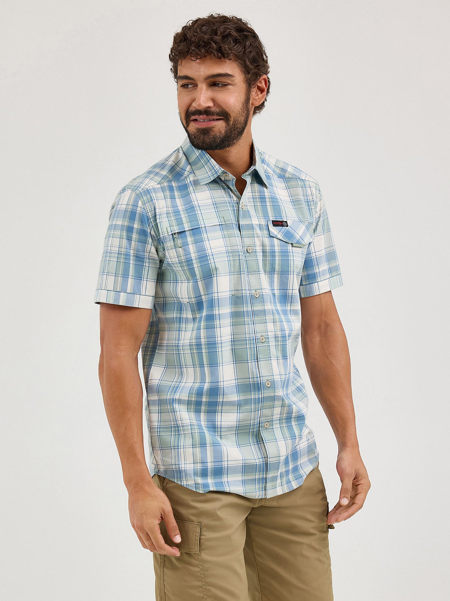 Wrangler ATG Men's Cedar Zip Pocket Plaid Shirt