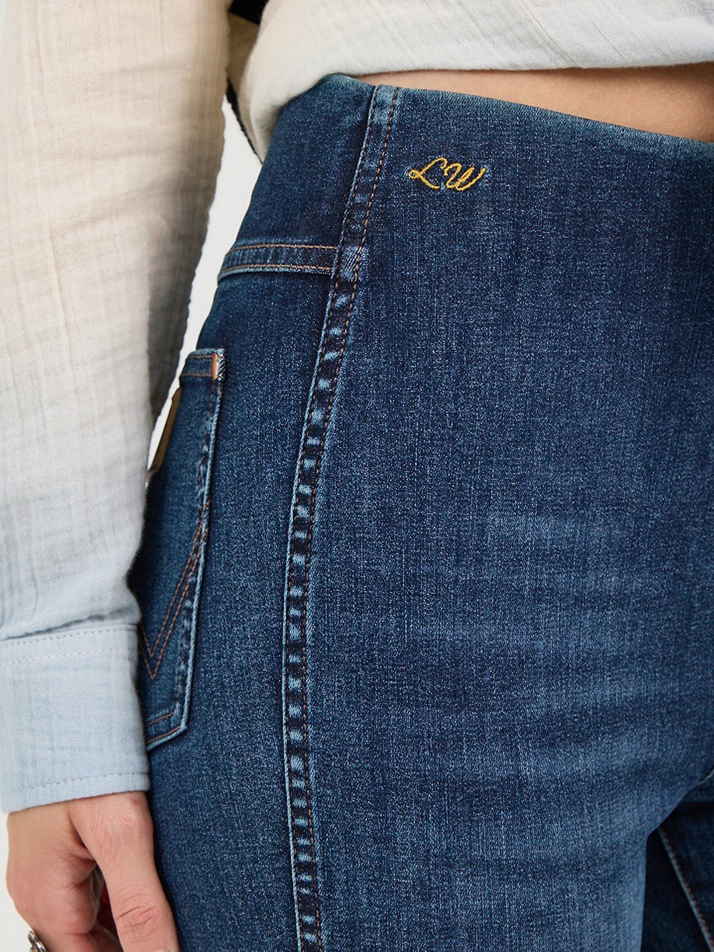 Wrangler Lainey Wilson Pull On Bell Bottoms