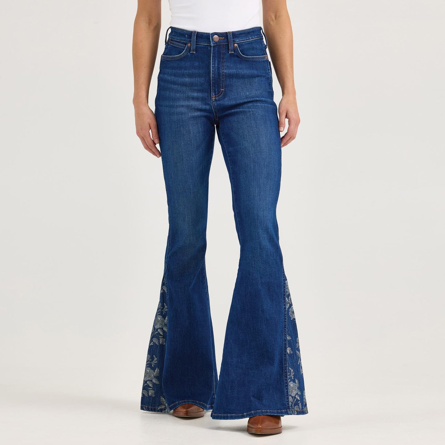Wrangler Hometown Wildflower Bell