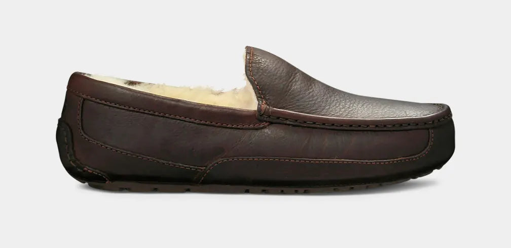 UGG™ Ascot Leather Slipper Dark Spice