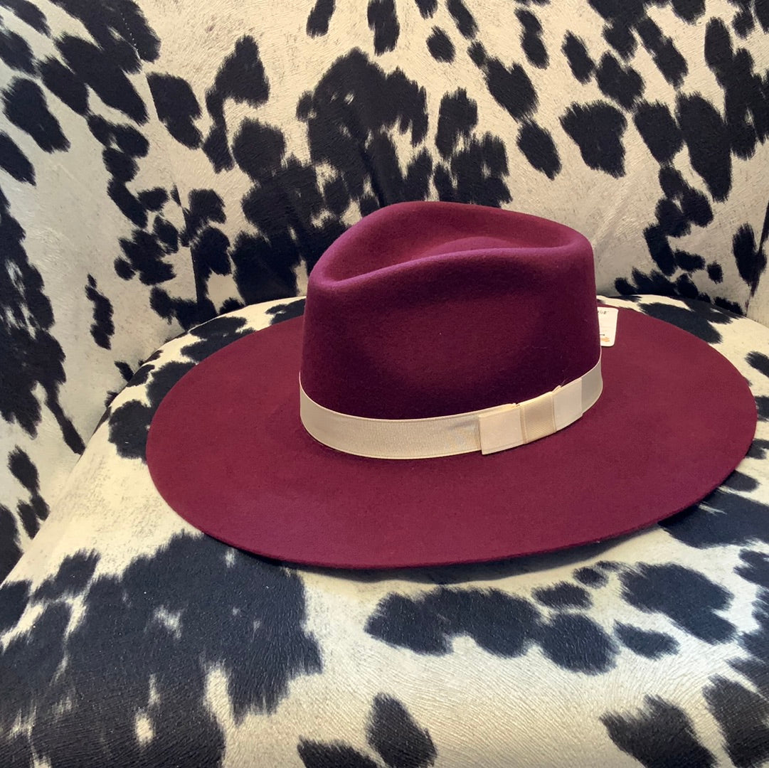 Twister Maroon front pinch