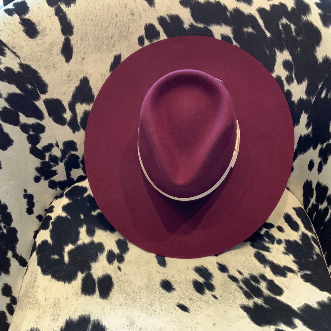 Twister Maroon front pinch