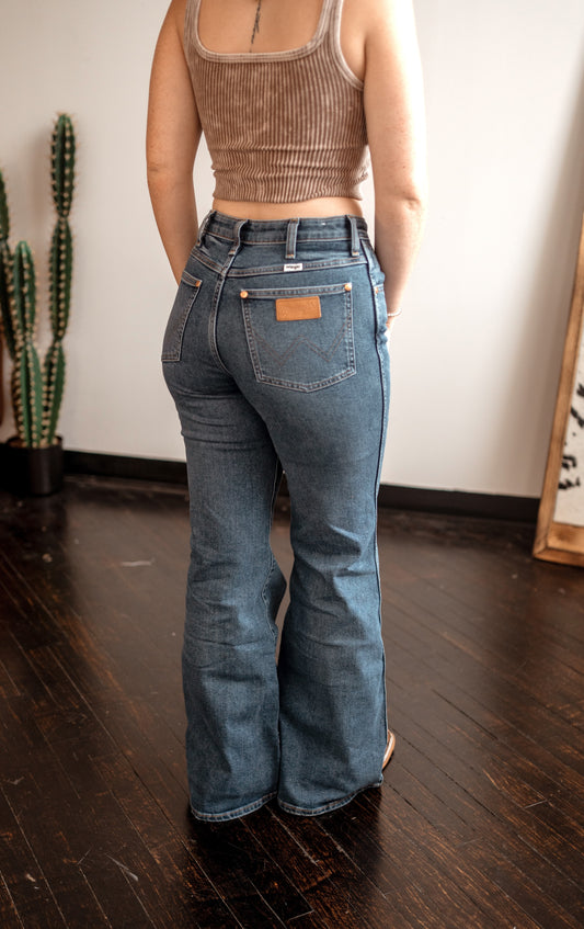 Sale ✨ Wrangler Carly Rustic Stretch Flare Women's Jeans