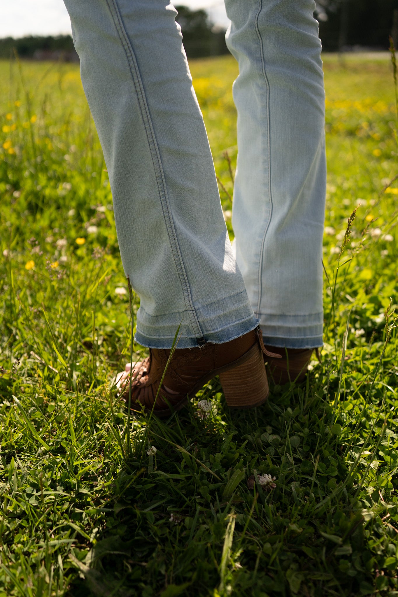 Wrangler Lainey Boot Hugger Sky Raw Hem