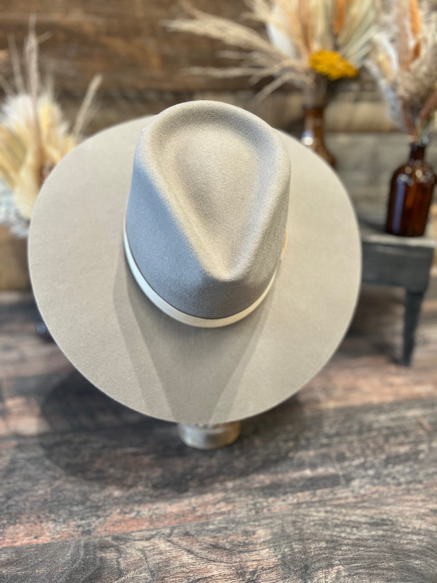 Twister Pinch Front Mushroom