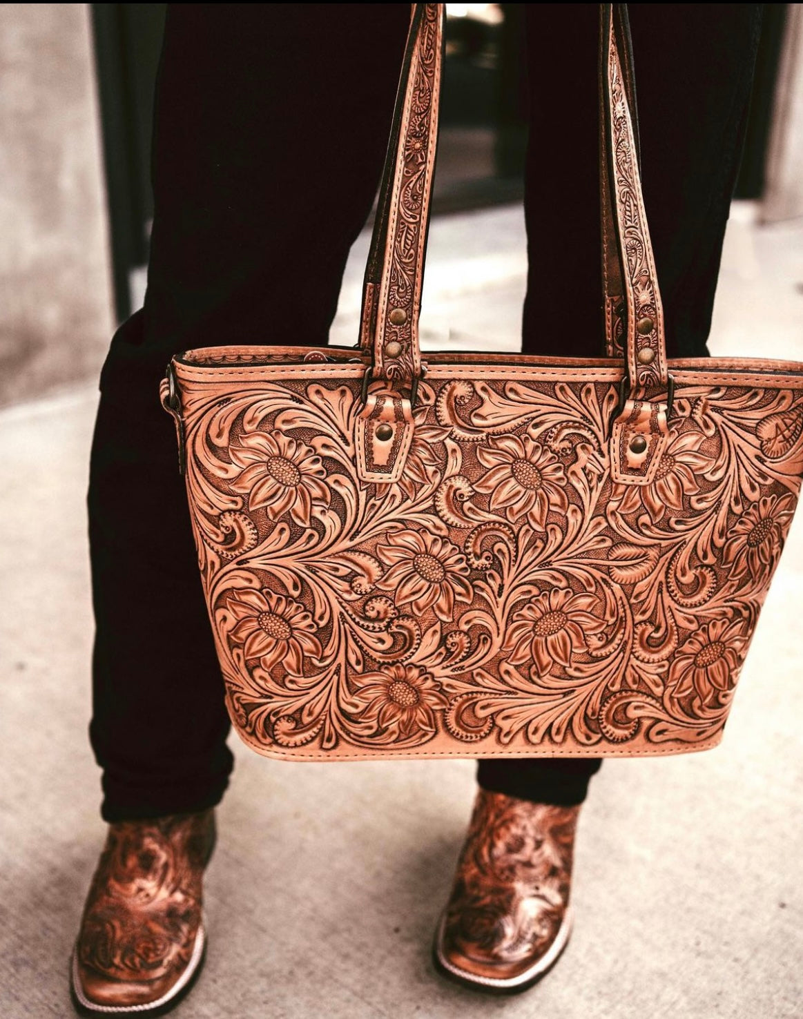 Tooled Sunflower Hand Bag