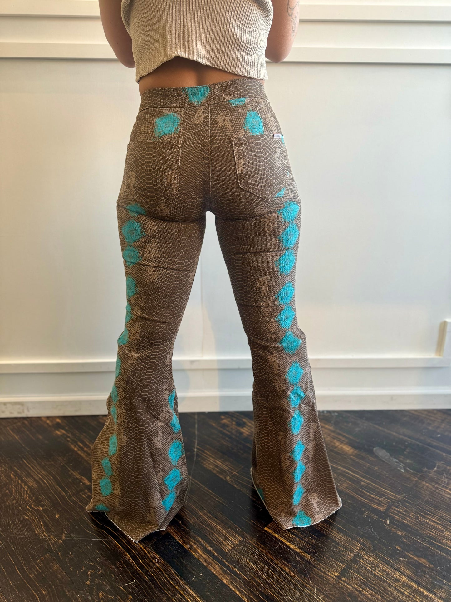 Final Sale ✨ Sydney Print Bell Jeans
