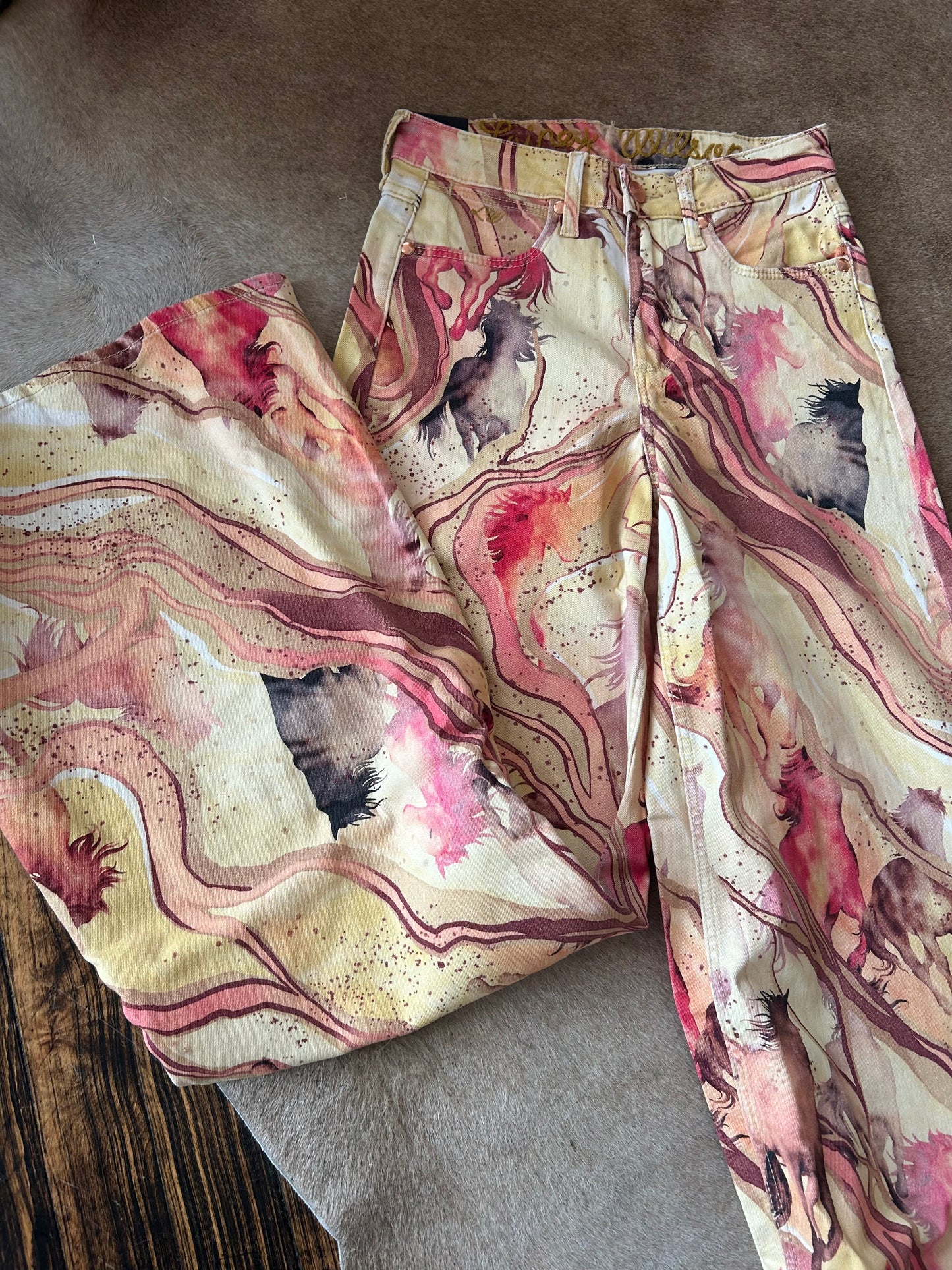 Lainey Wilson Punchy Rose Wild Horses