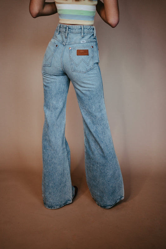 Final Sale ✨Wrangler Vintage Daytona Sky Flare