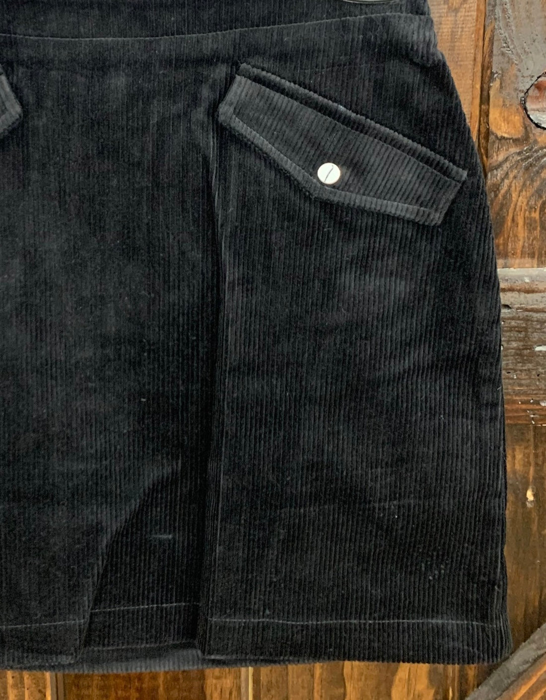 Final Sale ✨The Jenna Black Corduroy Skirt