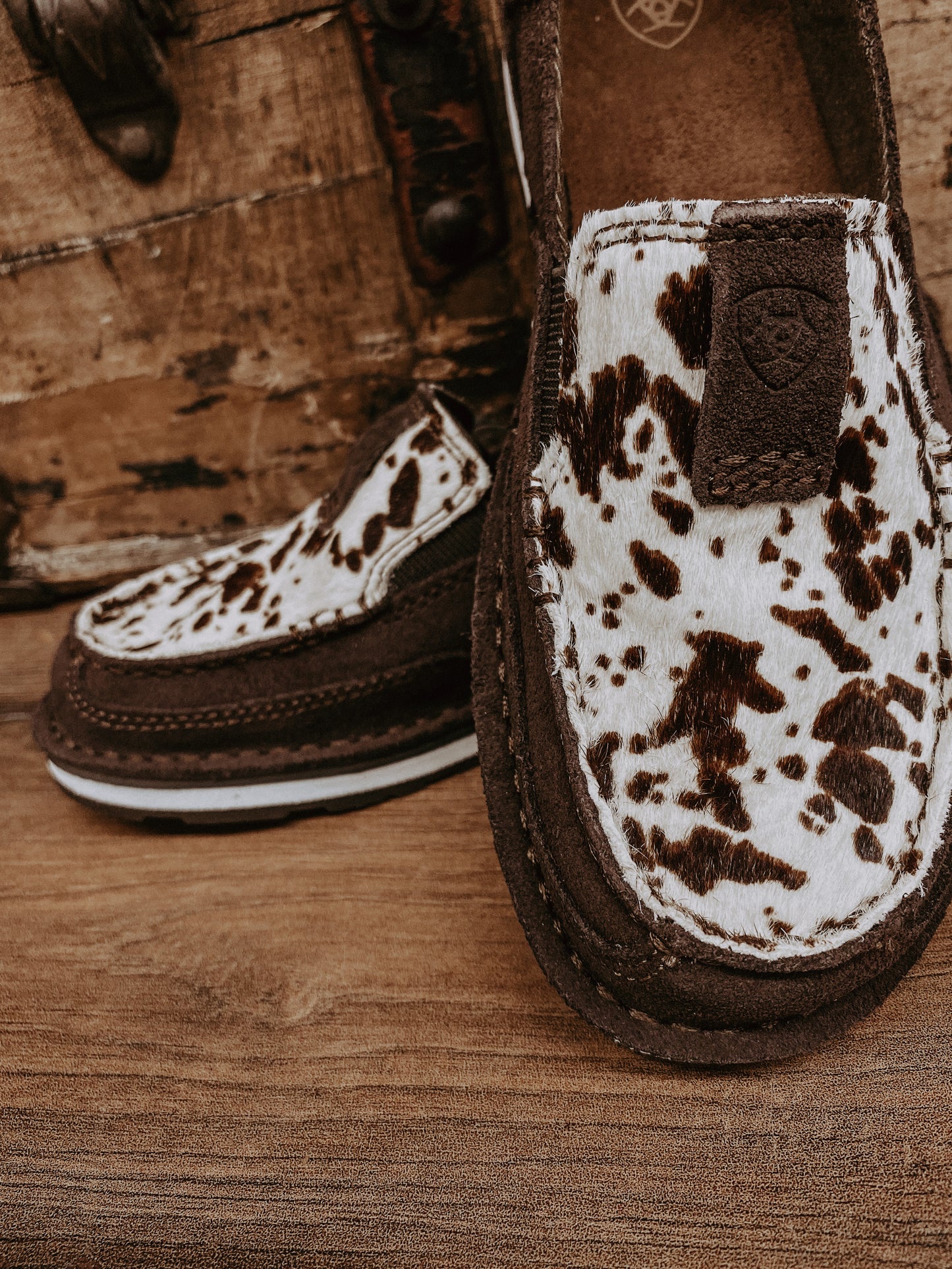 Ariat Cruiser Chocolate Chip Suede/Spoted Hair On