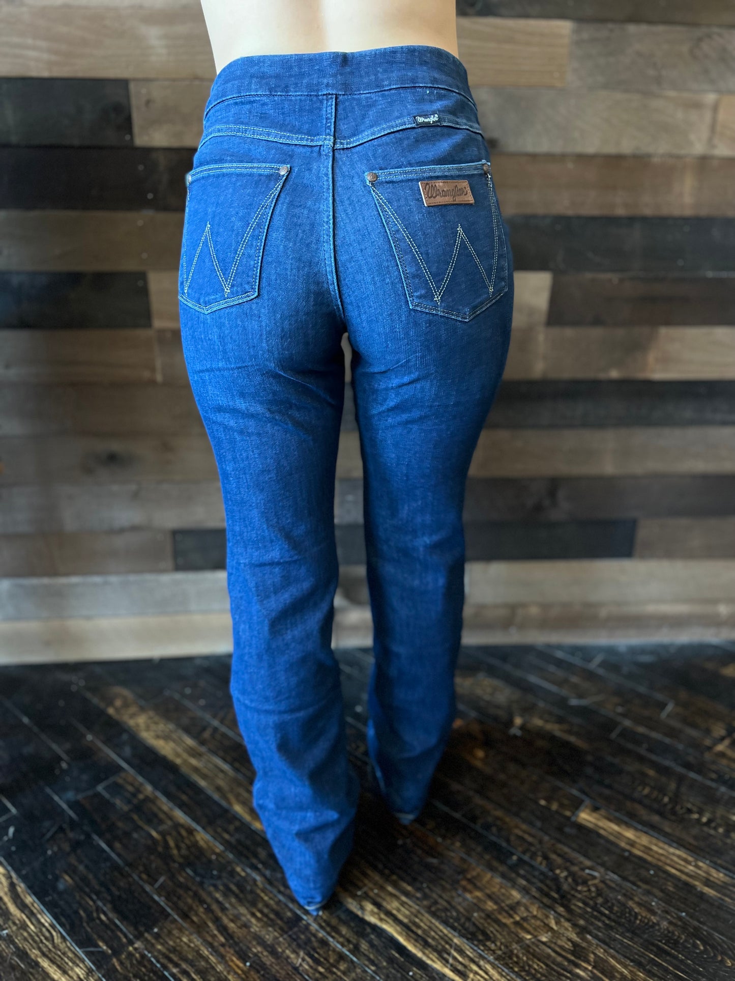 Wrangler Retro Dark Wash Wash Pull-On Bootcut