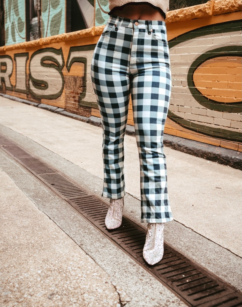 Final Sale ✨ Wrangler Vintage Picnic Blue Plaid Crop Jean