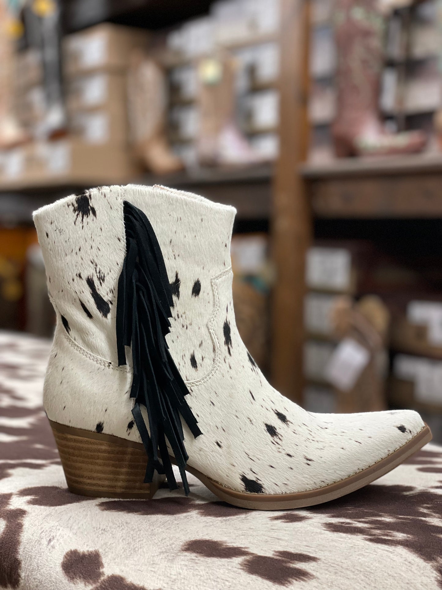 Final Sale ✨ Cowtown Fringe Women’s Boots