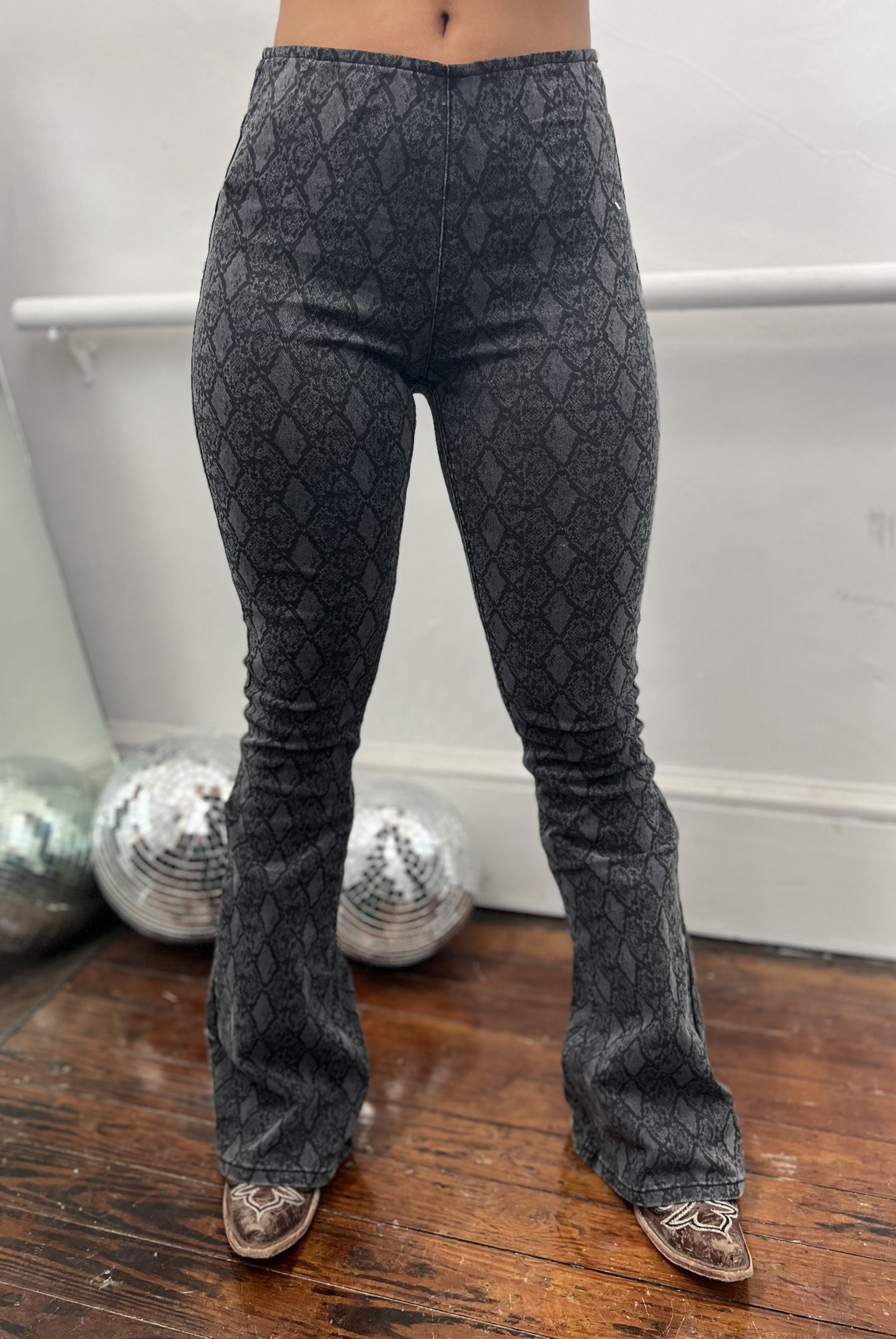 Final Sale ✨ Wicked Pull On flares