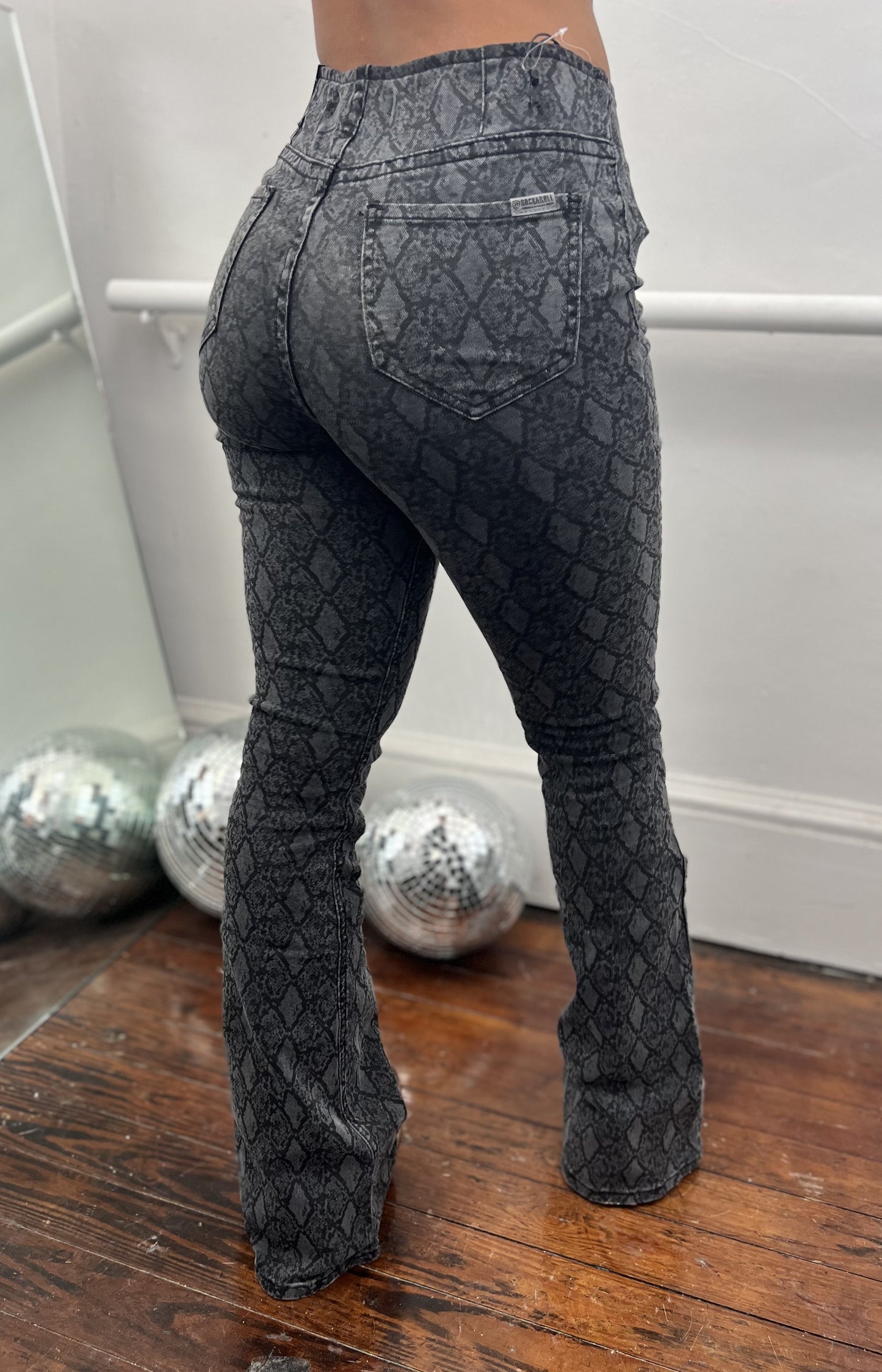 Final Sale ✨ Wicked Pull On flares