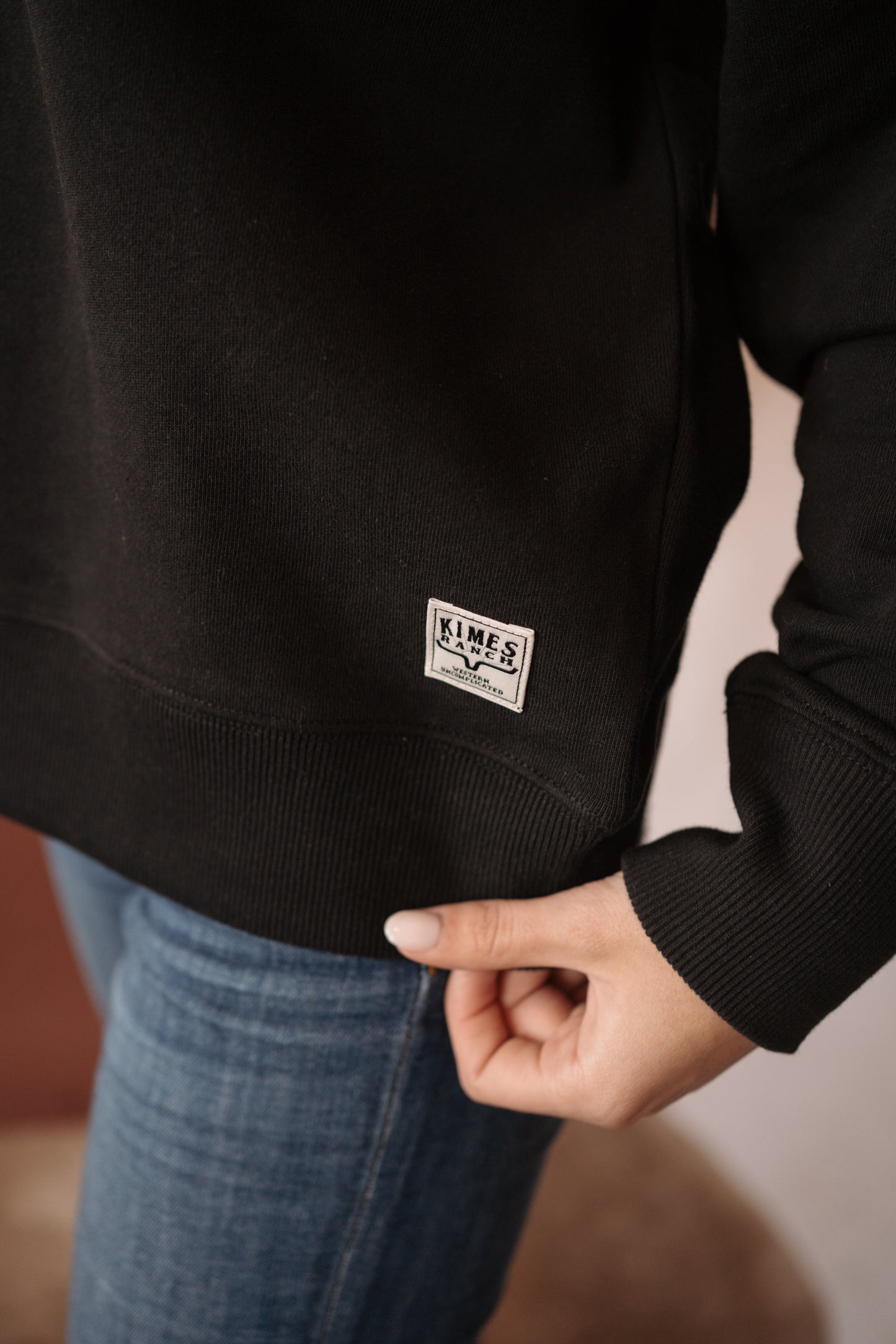 Kimes Sandy Black Cropped Crew