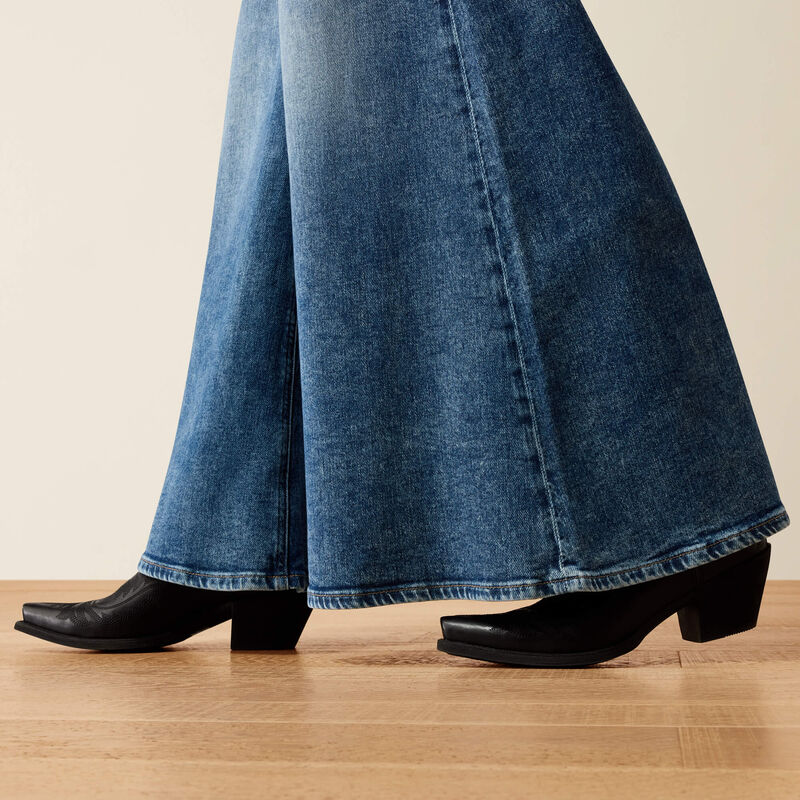 Ariat Aurelia Super Wide Leg Jeans