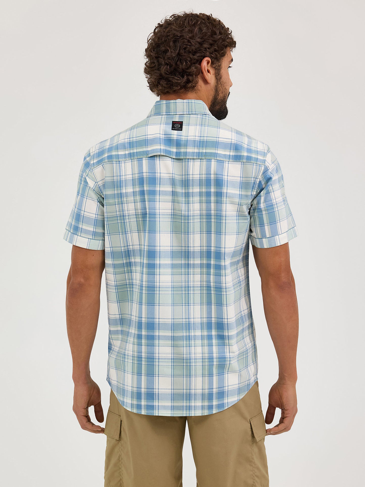 Wrangler ATG Men's Cedar Zip Pocket Plaid Shirt