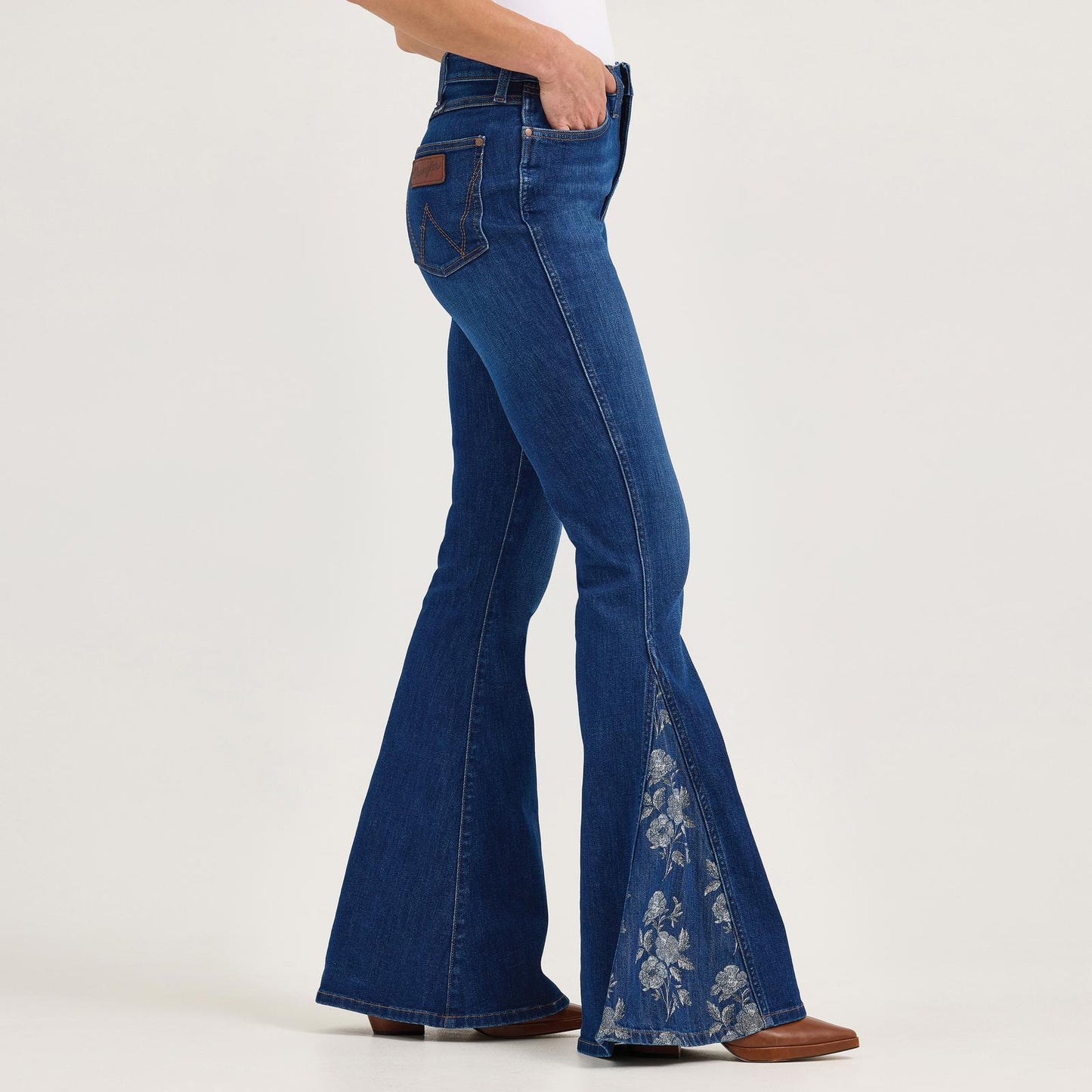 Wrangler Wild Flower Women's Bell 112368254