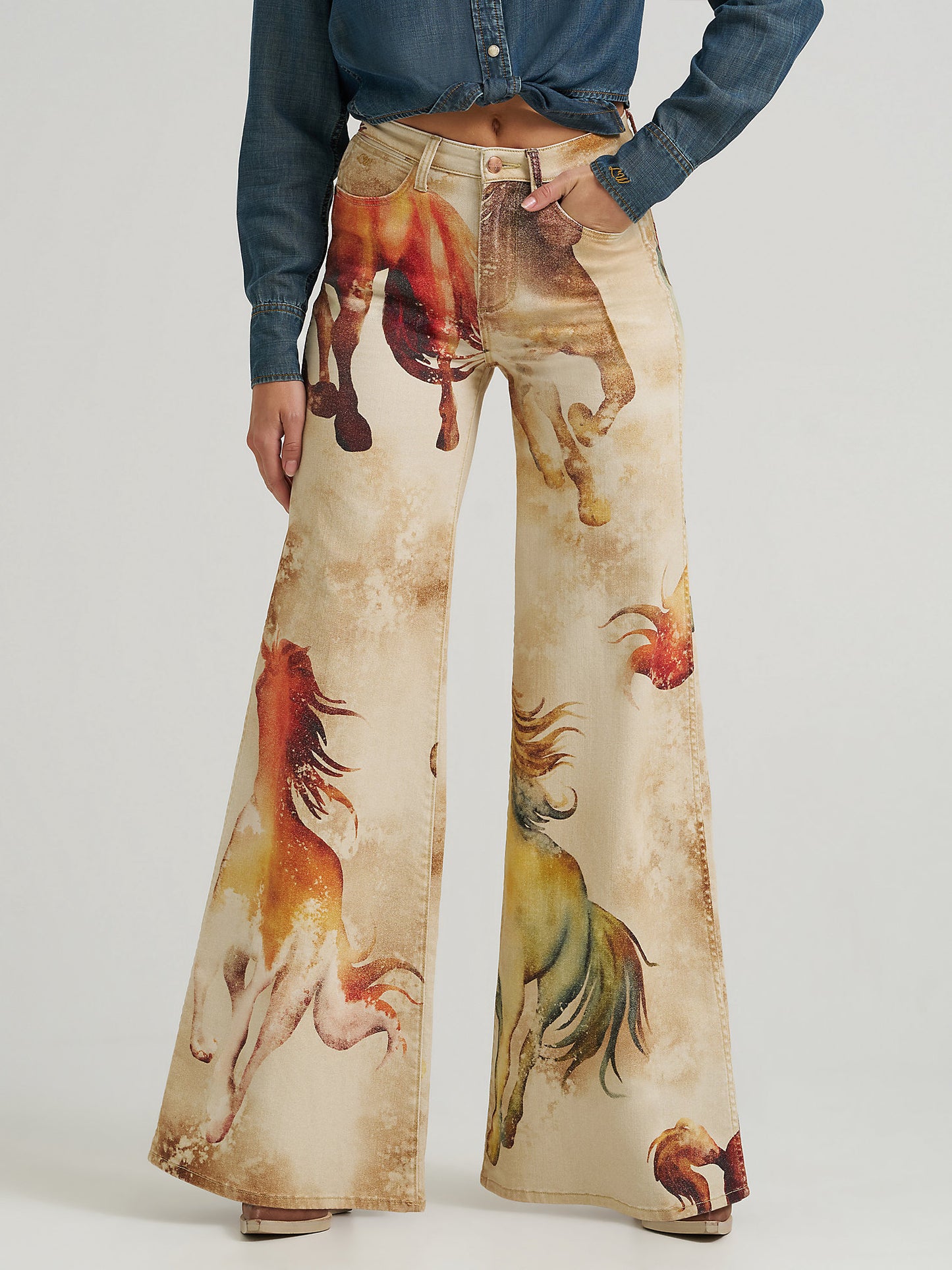 Wrangler Lainey Wilson Punchy Wild Horses