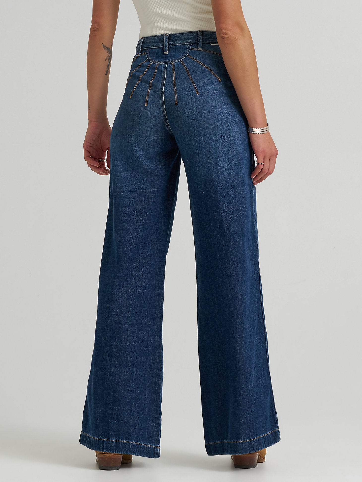Wrangler Punchy Sunrise Wide Leg Women's Jeans Bareback 112372853