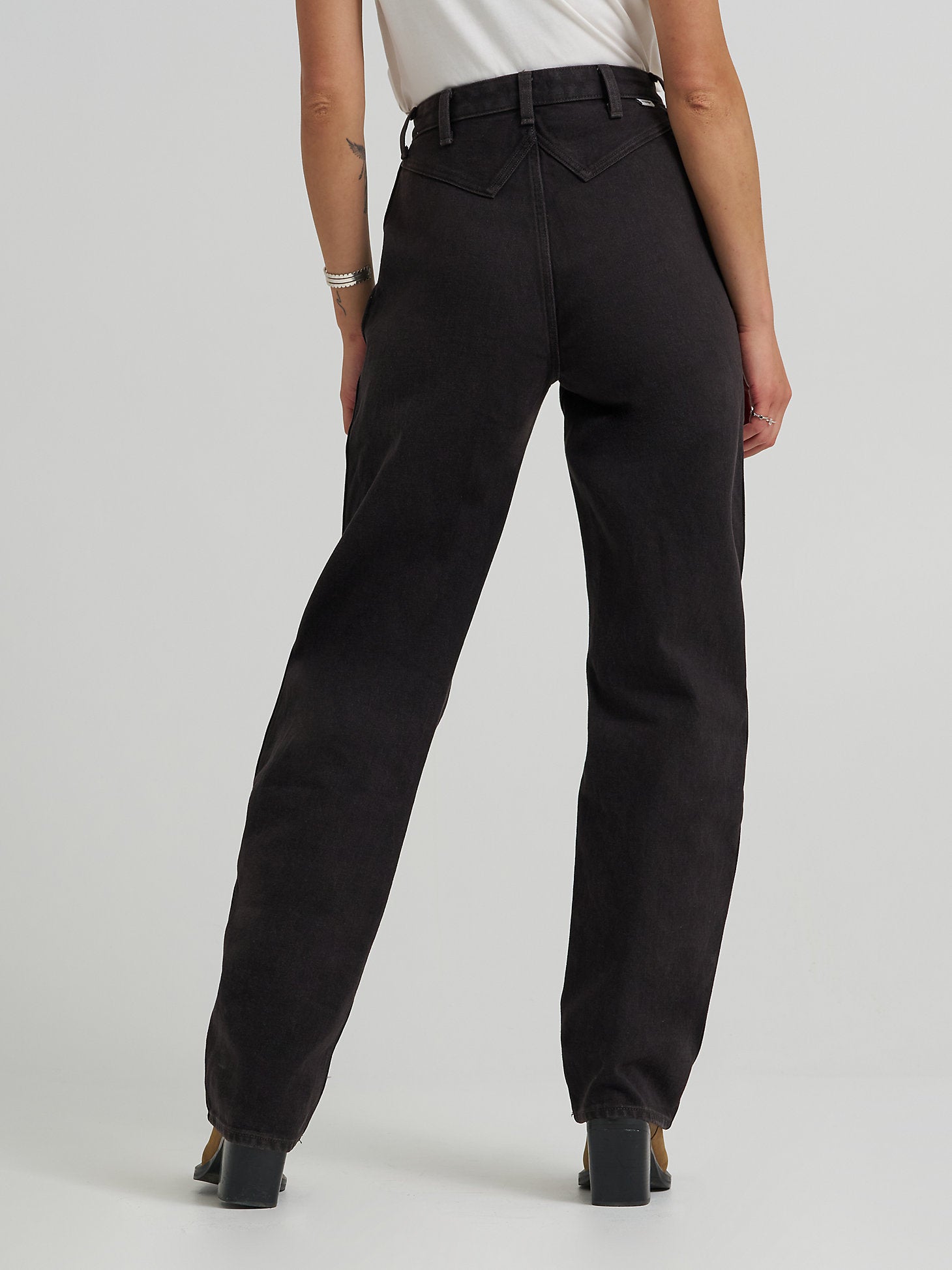 Wrangler Rustlers Barrel Jeans Black Chocolate – Wiseman’s Western