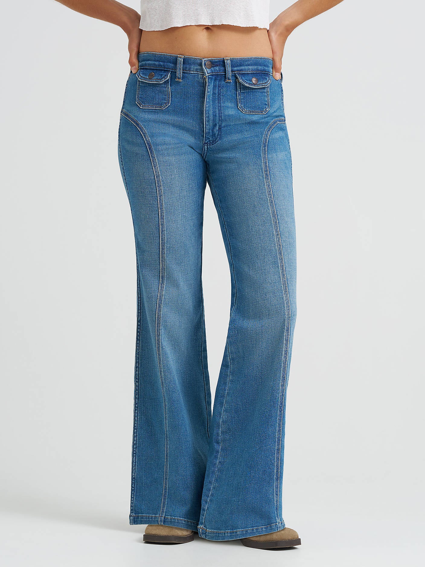 Wrangler Saddle 70s Flare