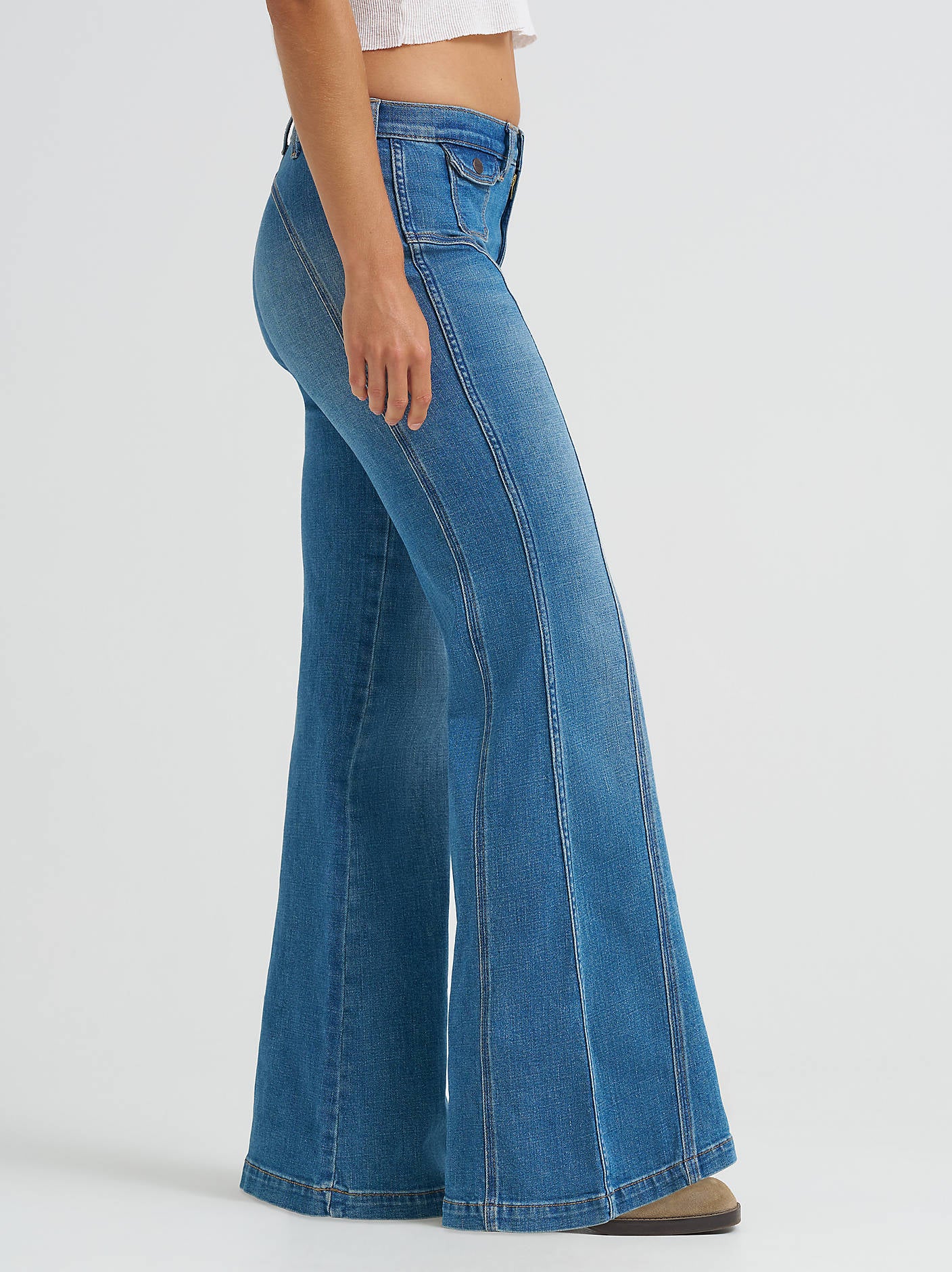 Wrangler Saddle 70s Flare