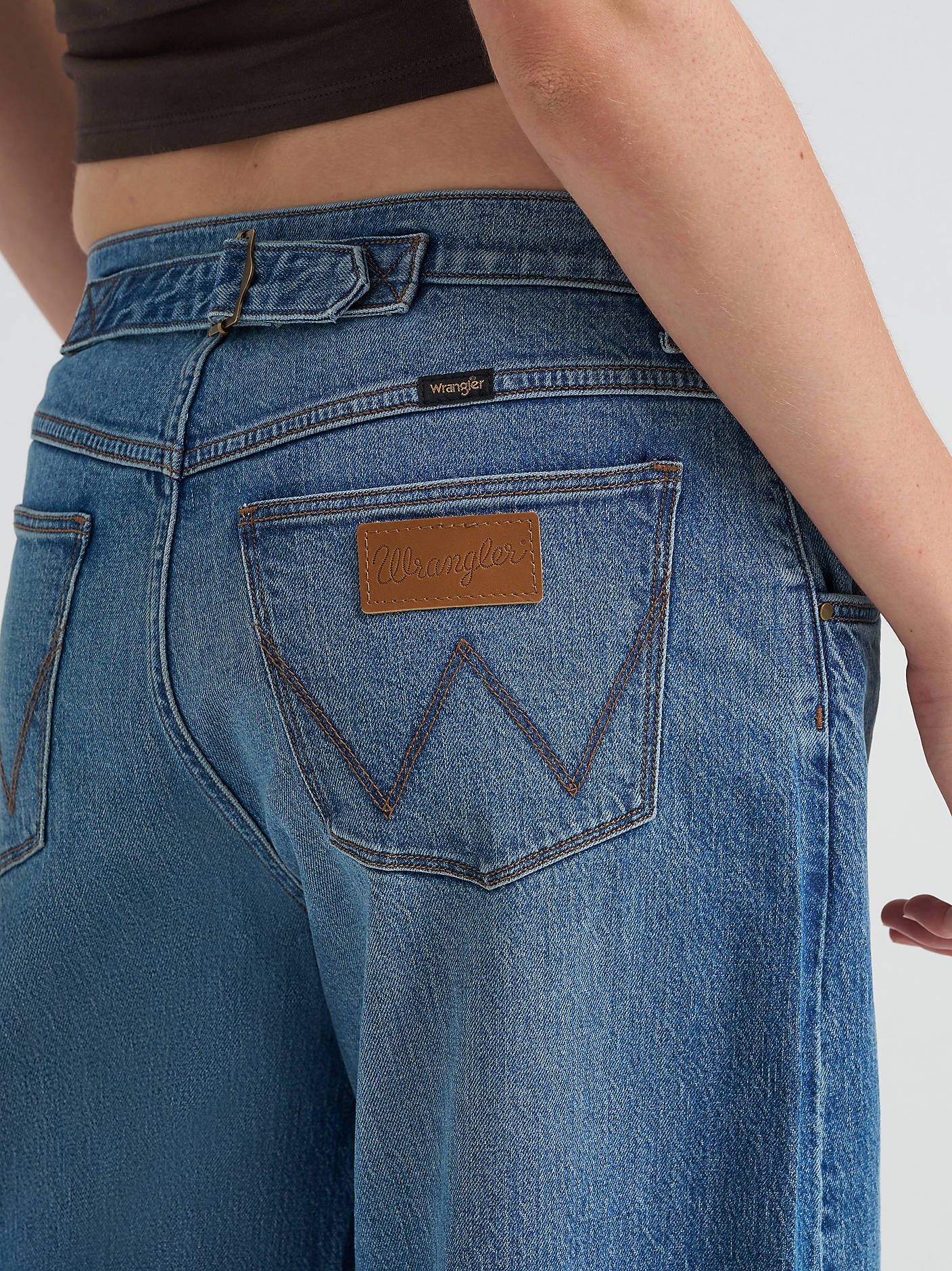 Wrangler Stormy Dust Barrel Jeans
