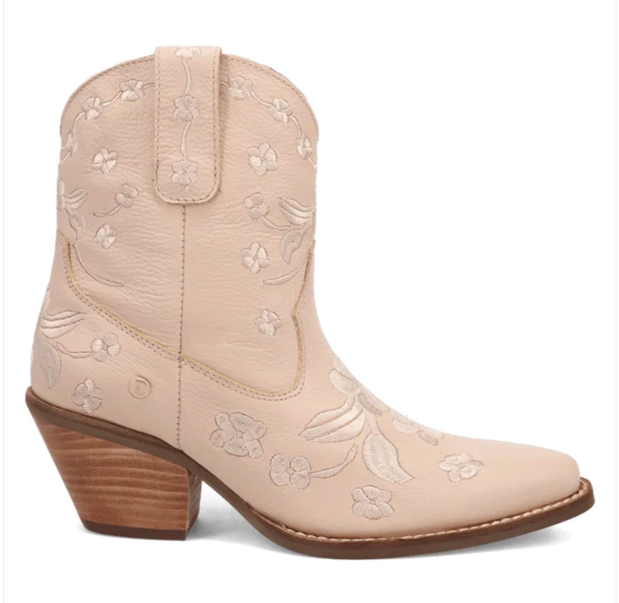 Dingo Sweetheart Sand Booties
