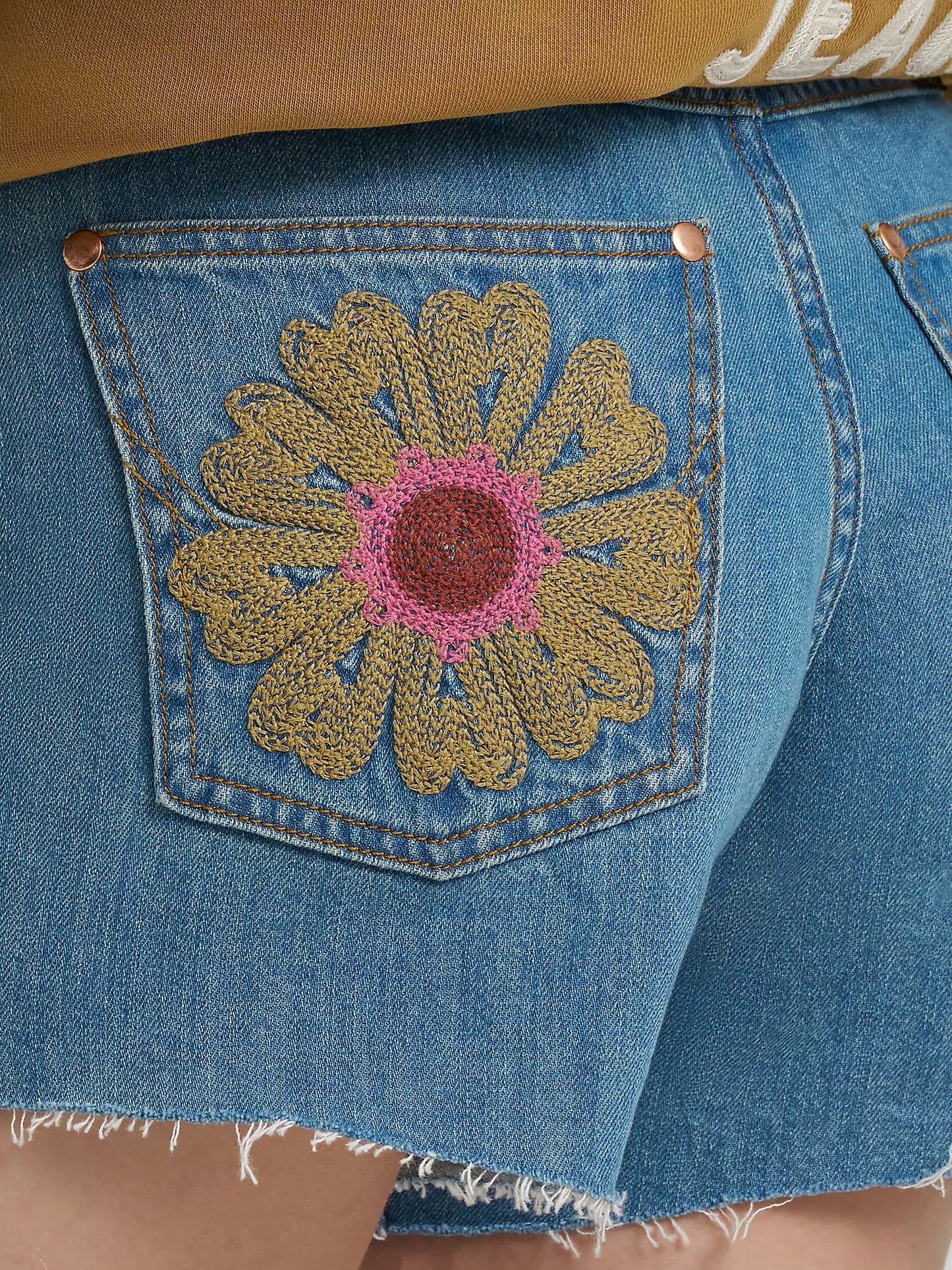 Wrangler Lainey Cowboy Embroidered Shorts