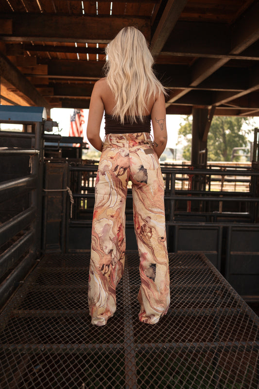 Lainey Wilson Punchy Rose Wild Horses