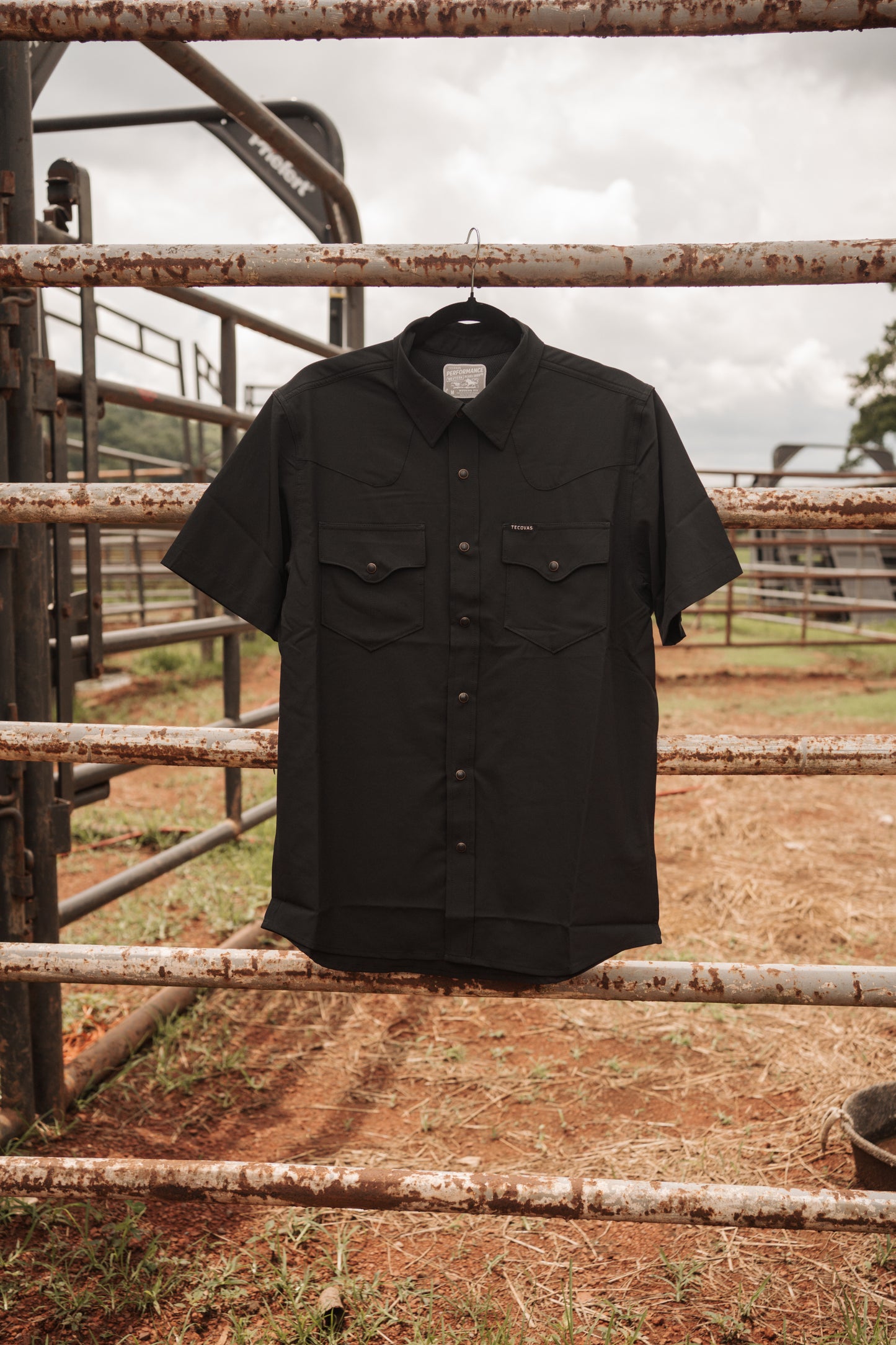 Tecovas Performance Western Snap Solid Black