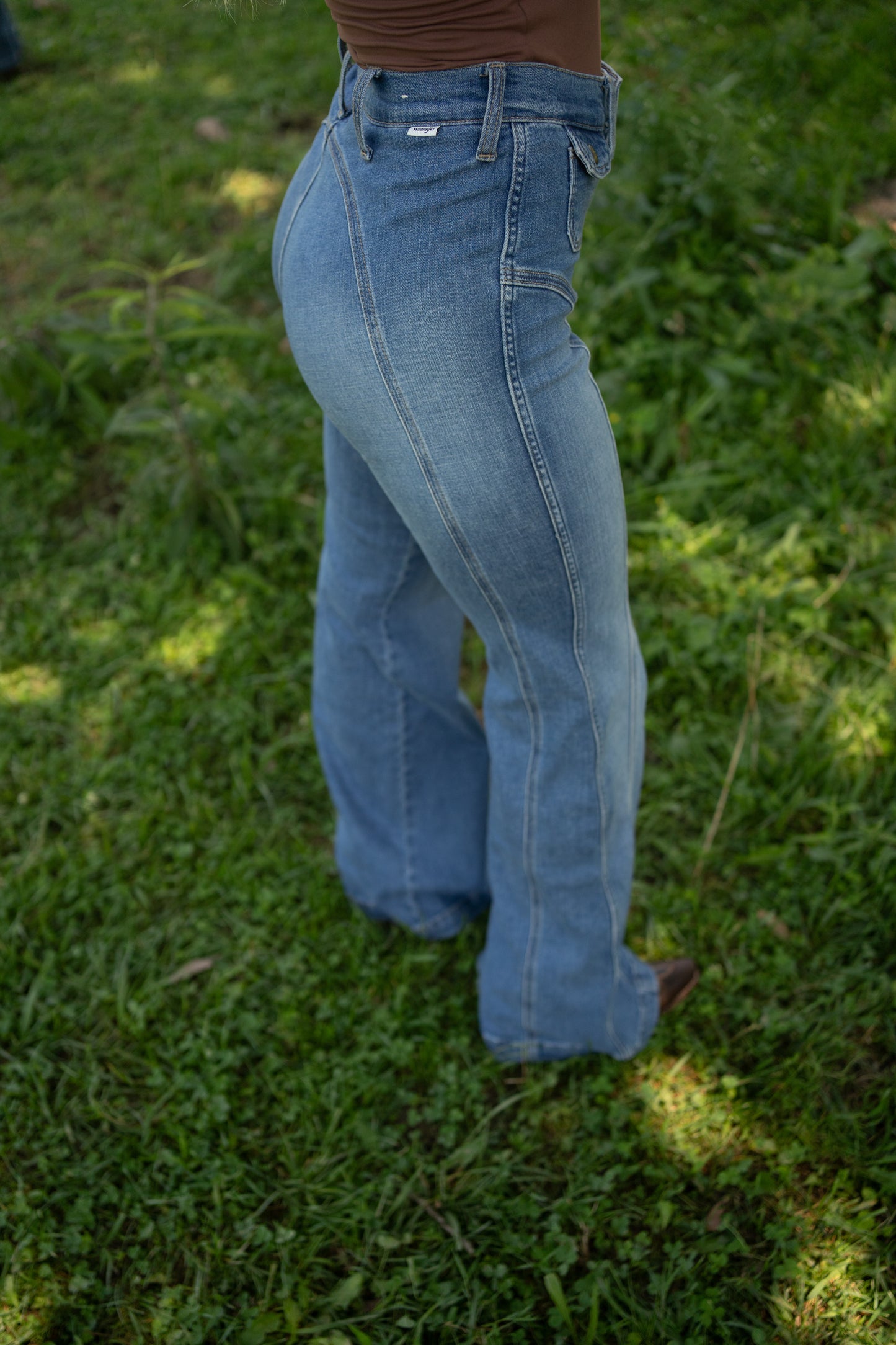 Wrangler Saddle 70s Flare