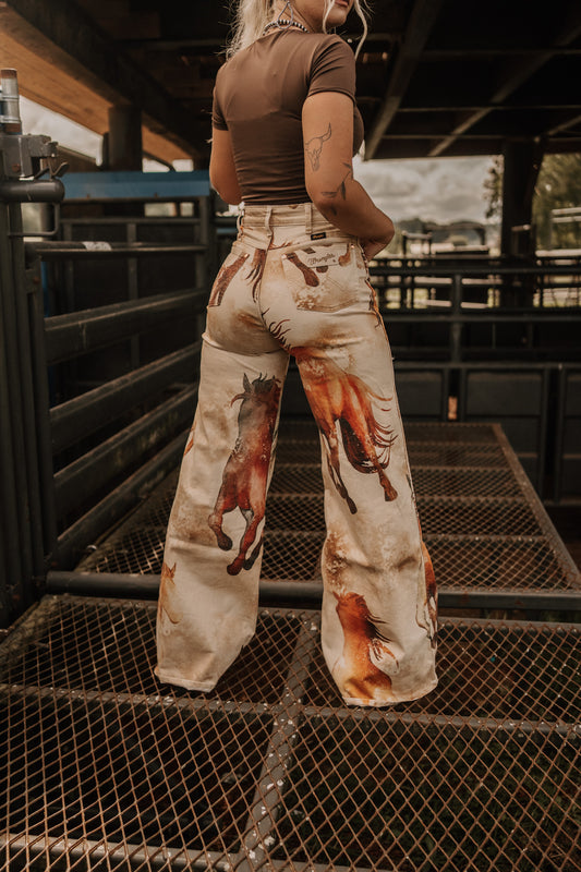 Wrangler Lainey Wilson Punchy Wild Horses