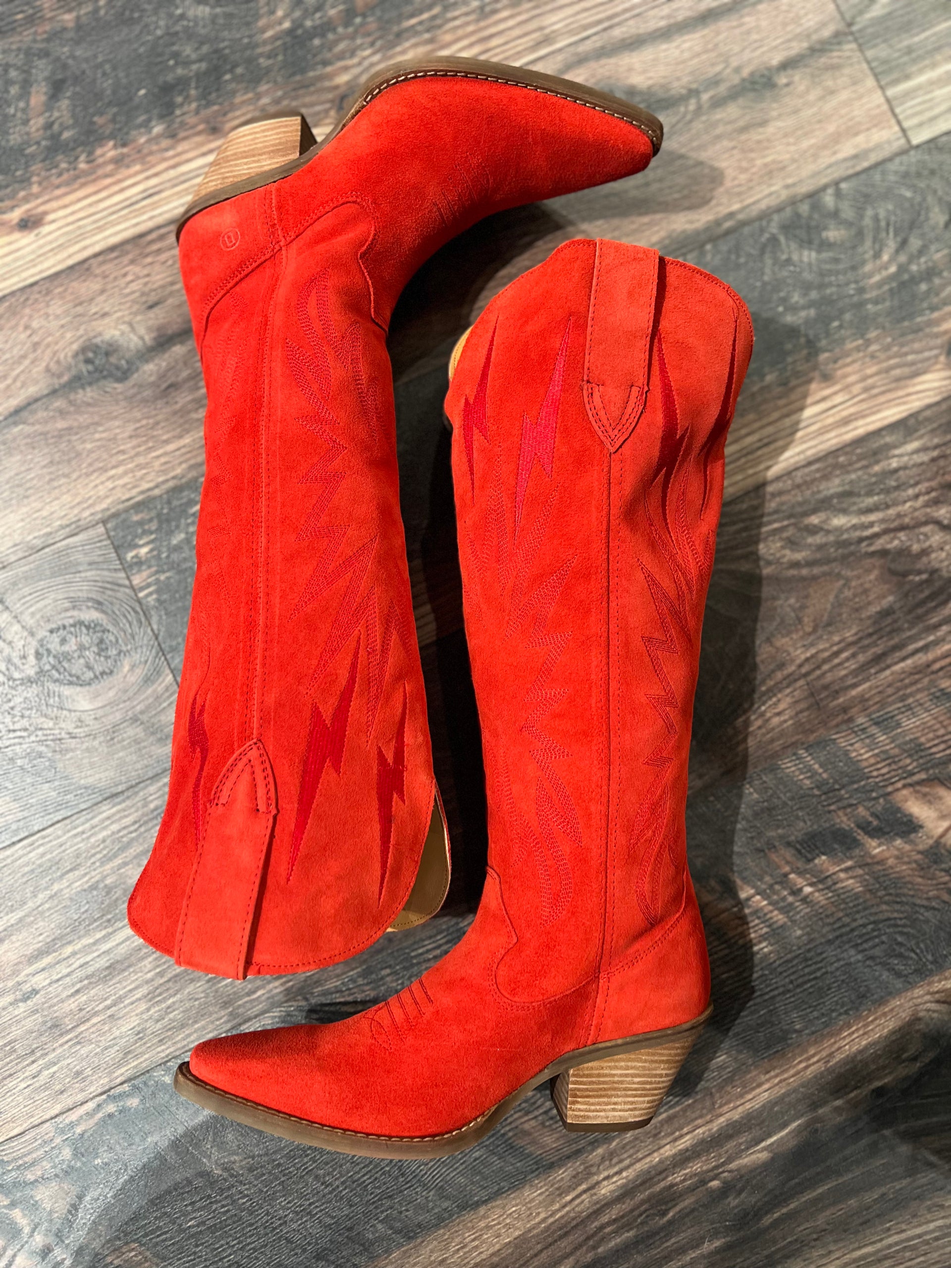 (NWOT) Thunder Boots Vince Camuto Women main image 3