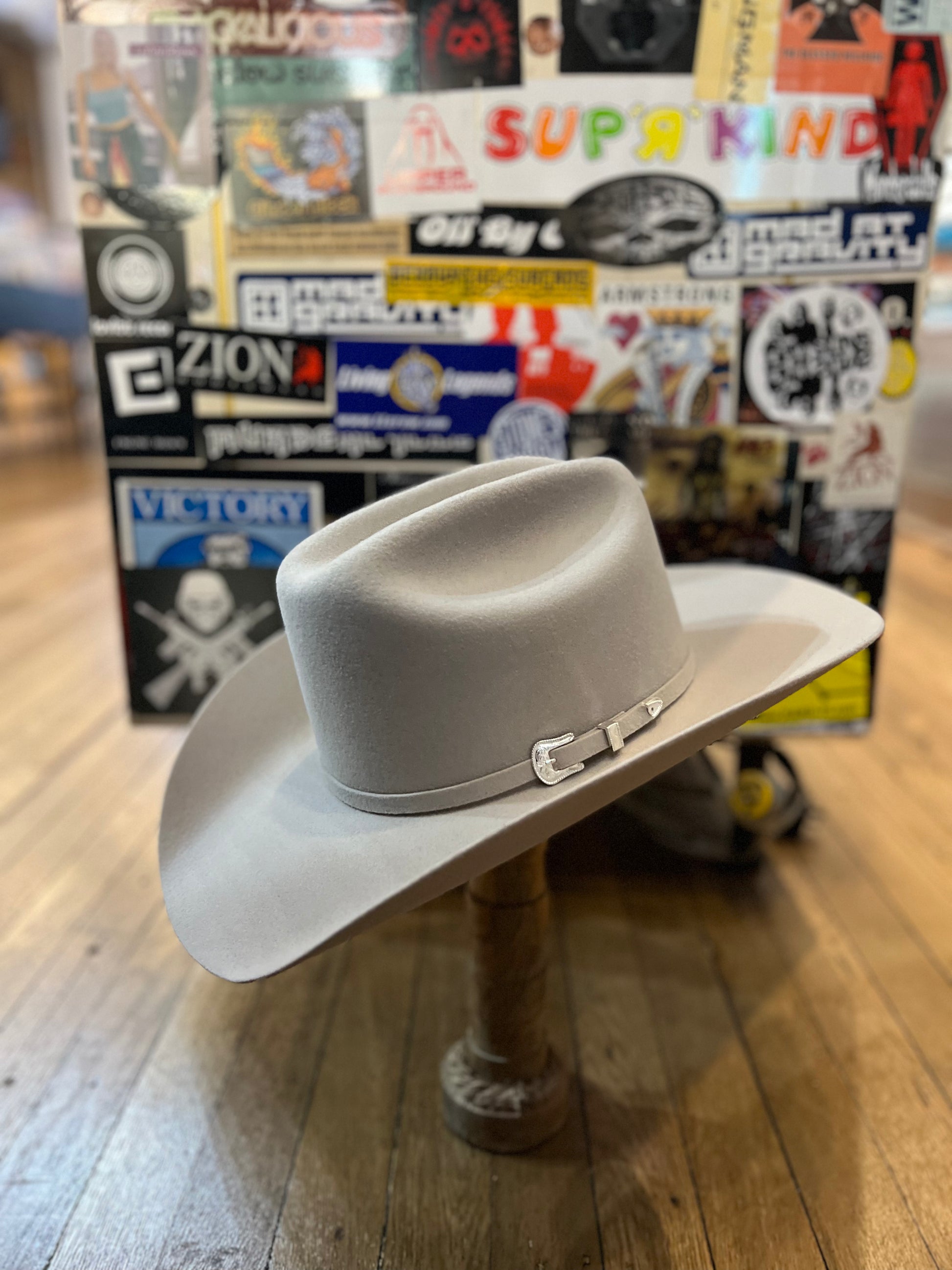 Chapeau Cattleman Lightning 4X blanc par Bailey Reference : 22158 Chapeau Cattleman Lightning 4X blanc par Bailey Reference : 22158