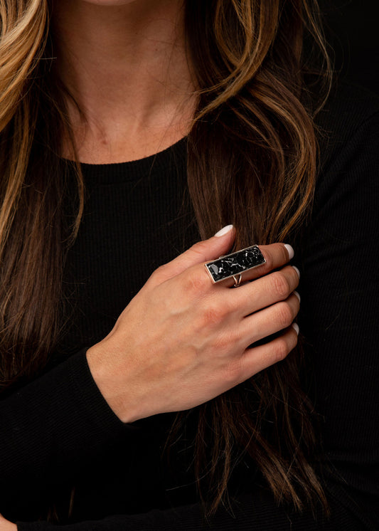 Ella Bar Ring
