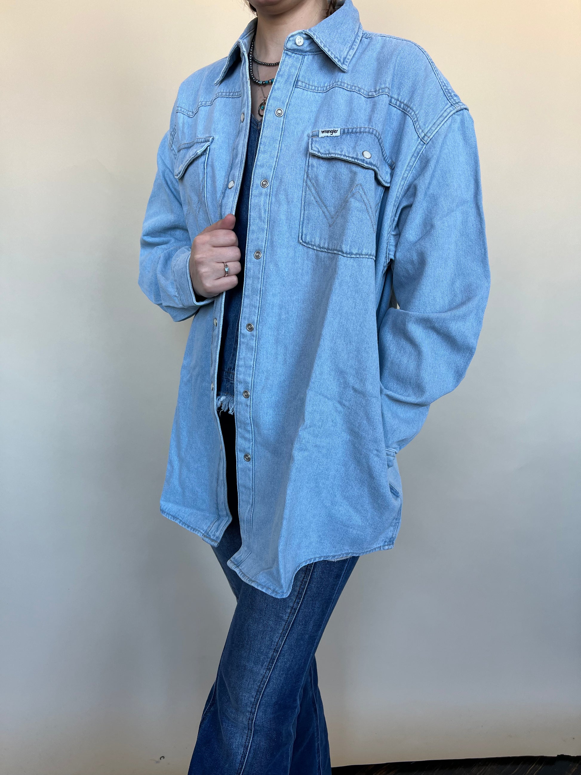 Final Sale ✨Wrangler Jada Oversized Denim Shirt – Wiseman's Western Final Sale ✨Wrangler Jada Oversized Denim Shirt – Wiseman's Western