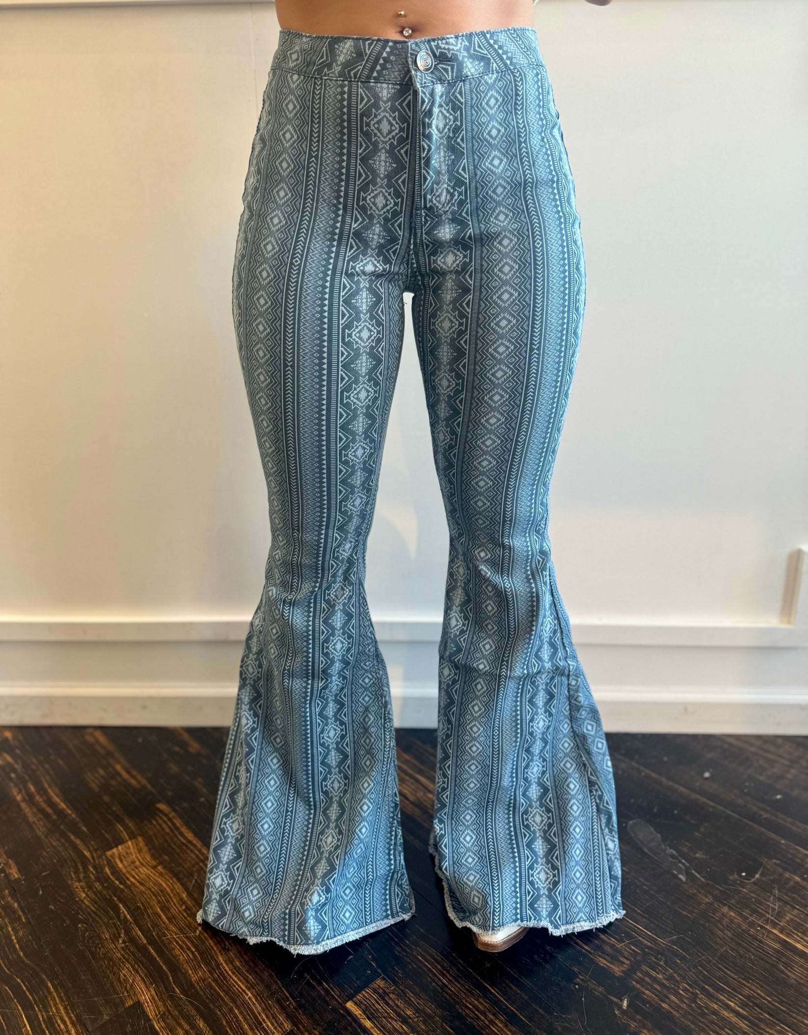Final Sale Antique Aztec Bell Jeans – Wiseman’s Western