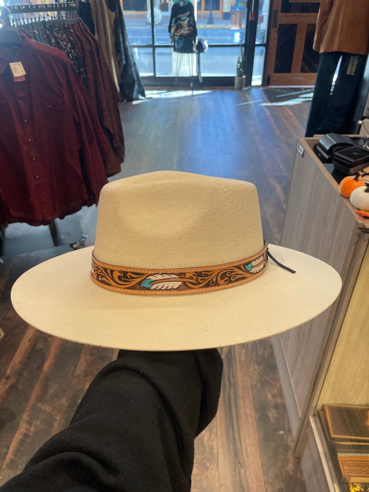 Tooled turquoise/white feather leather hat band