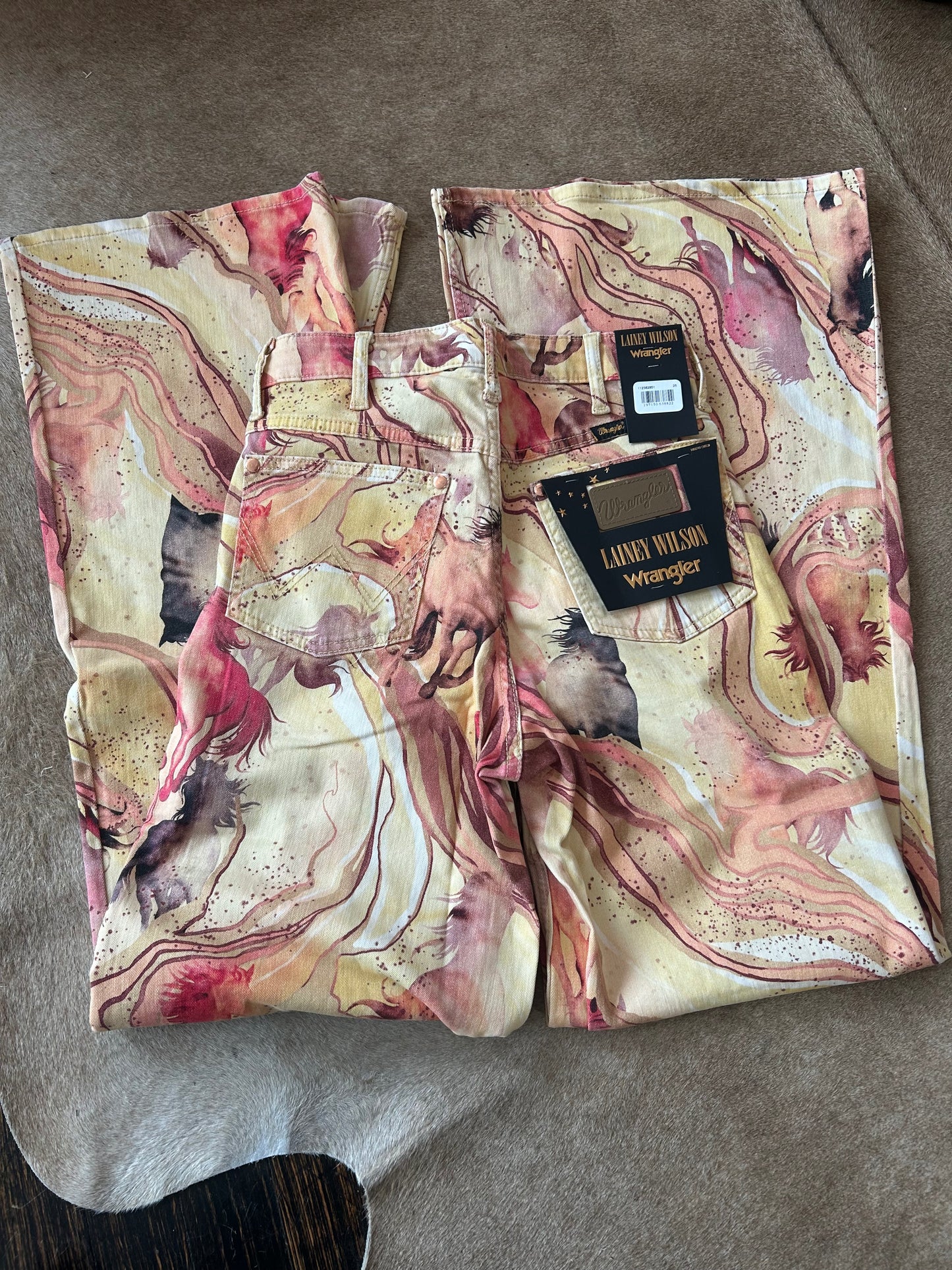 Lainey Wilson Punchy Rose Wild Horses