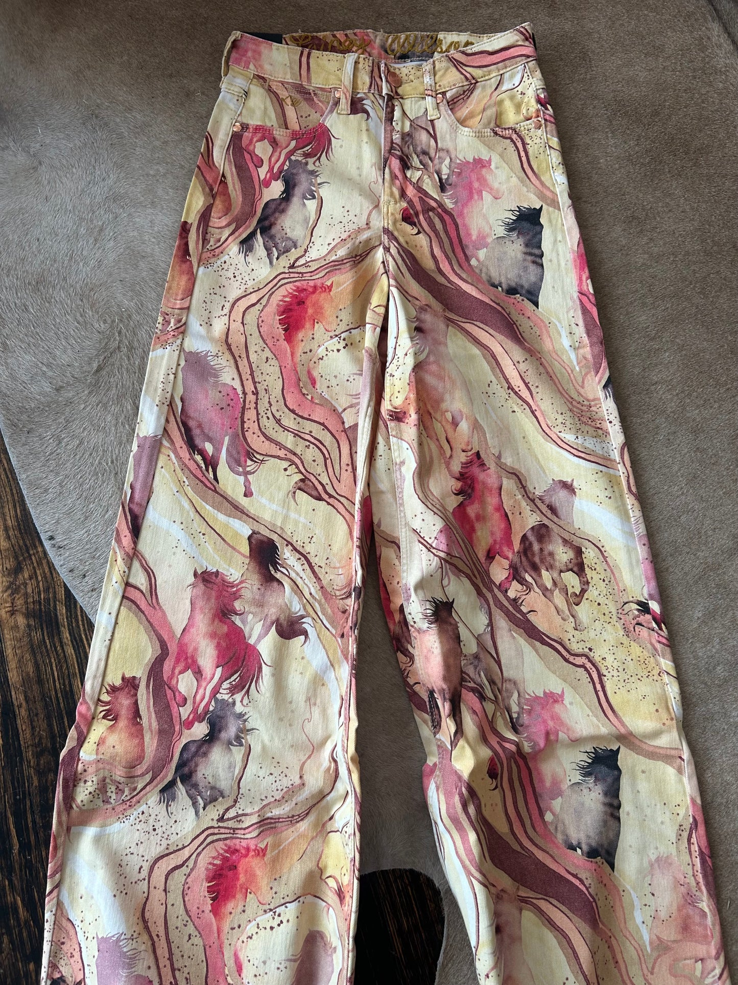Lainey Wilson Punchy Rose Wild Horses