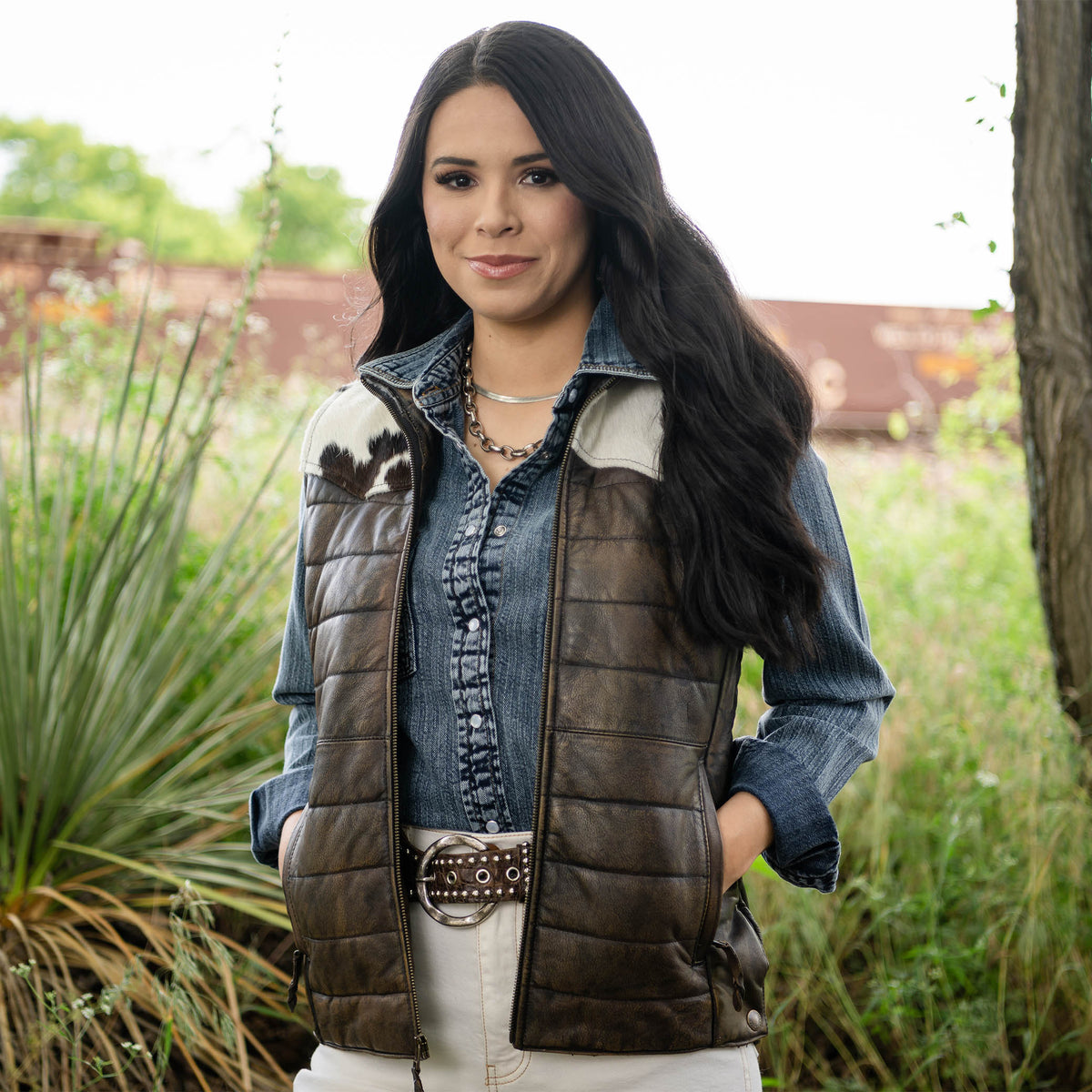 Adalyn Brown Hair On Women's Vest