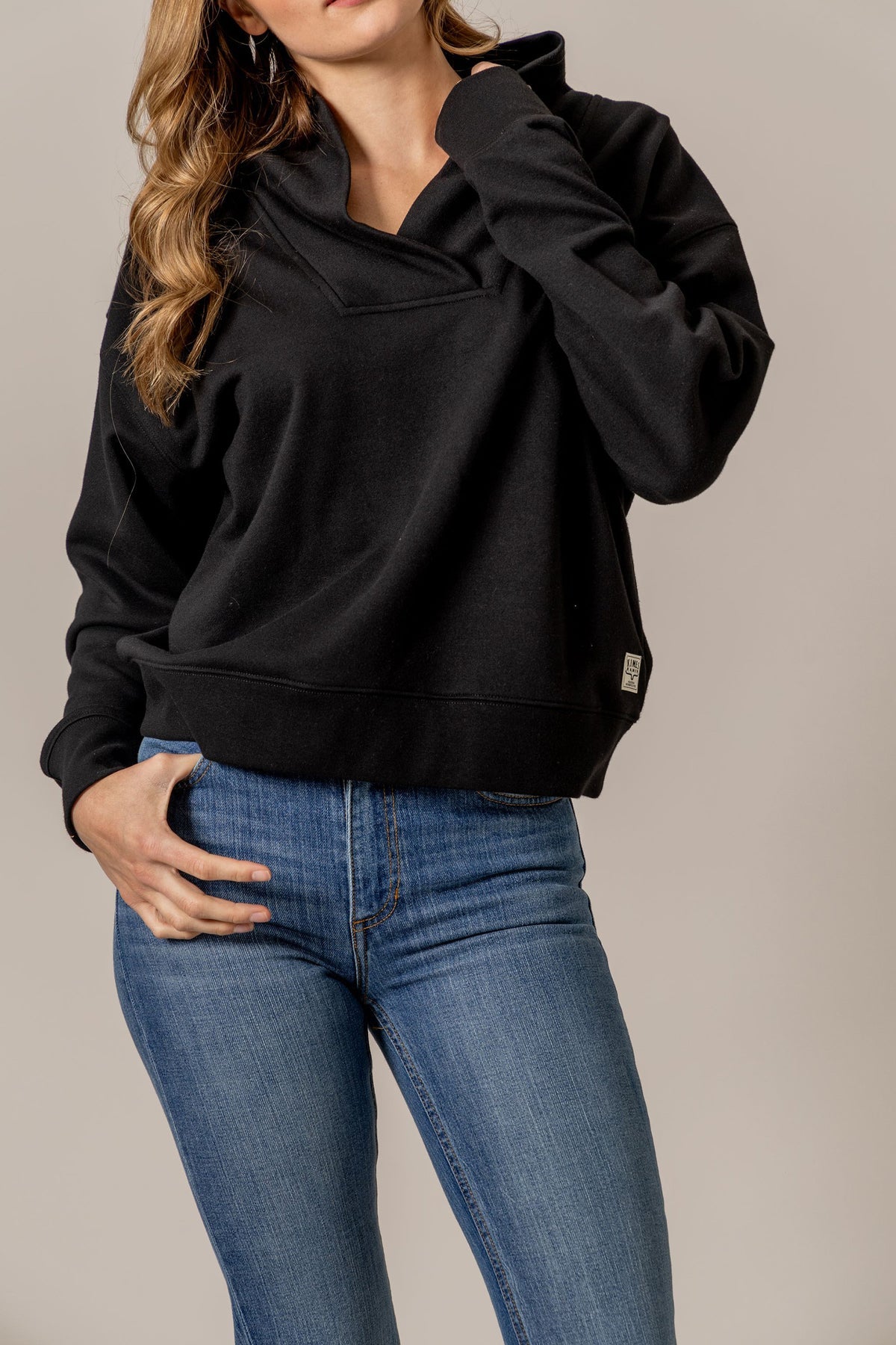 Kimes Sandy Black Cropped Crew