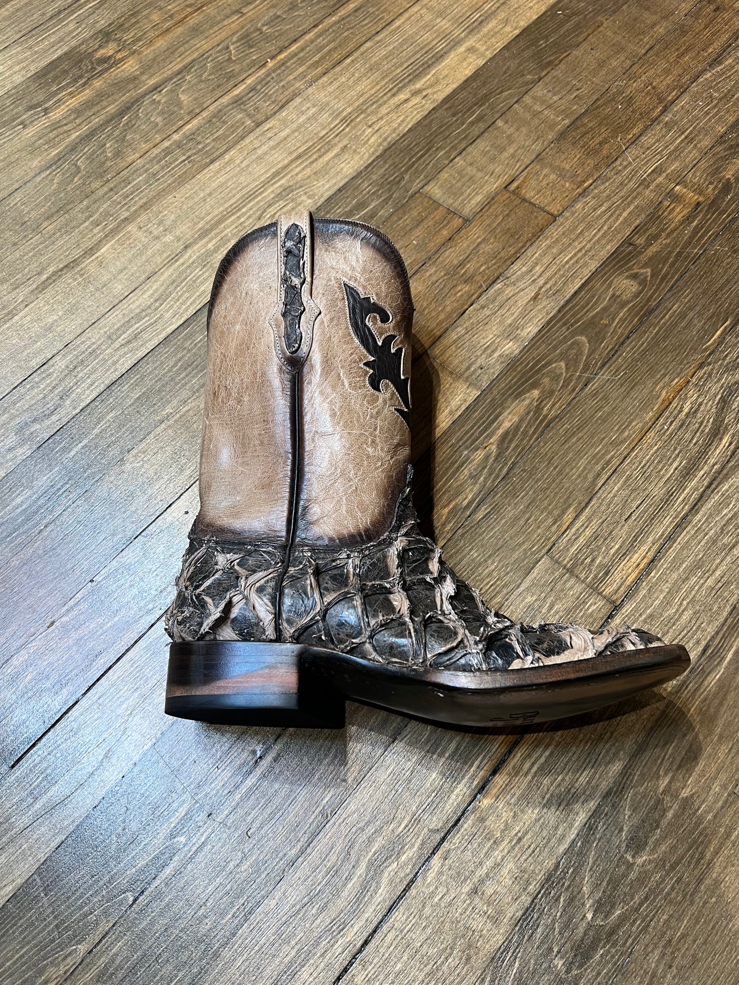 Black jack boots sales pirarucu